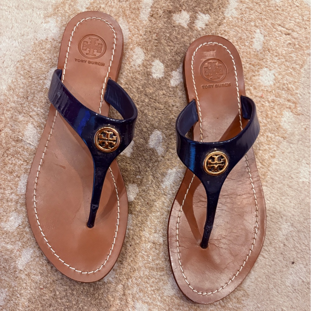 Tory Burch Navy Patent Miller Thong Sandals with Gold Logo
